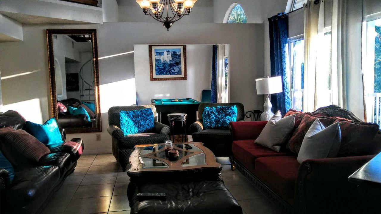 3000 Sq Ft Beach And Bay Condo St. Pete Beach Kültér fotó
